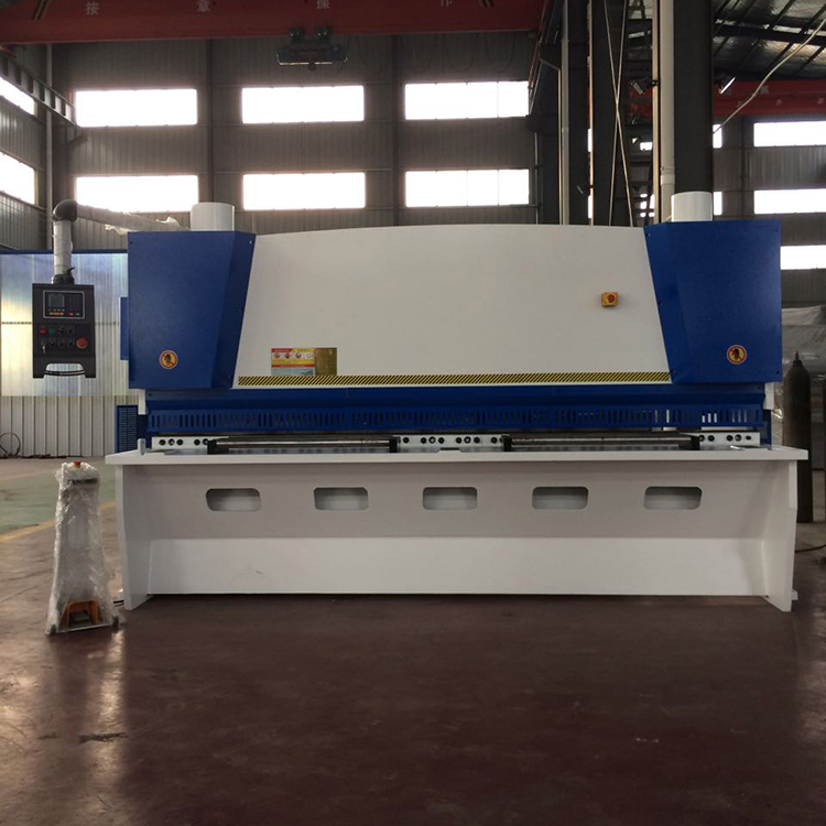 液壓數(shù)控閘式剪板機(jī)